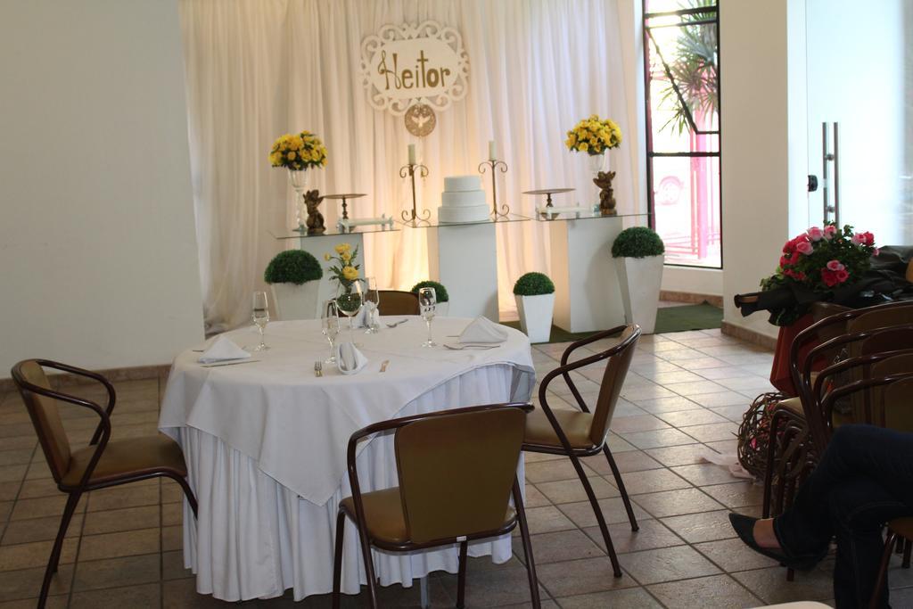 Hotel Dom Henrique Timóteo エクステリア 写真