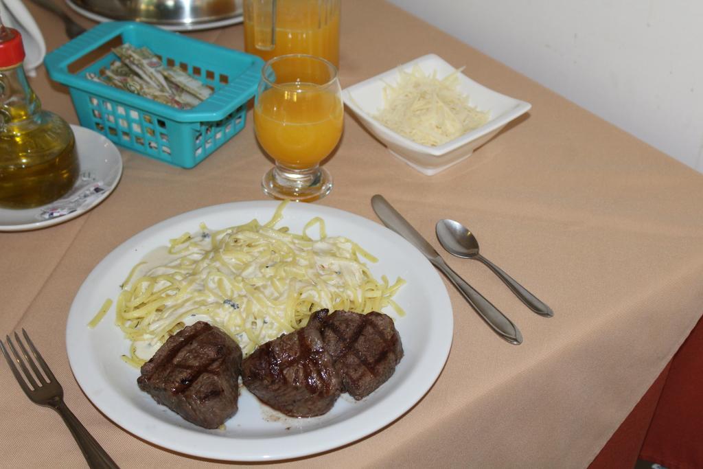 Hotel Dom Henrique Timóteo エクステリア 写真