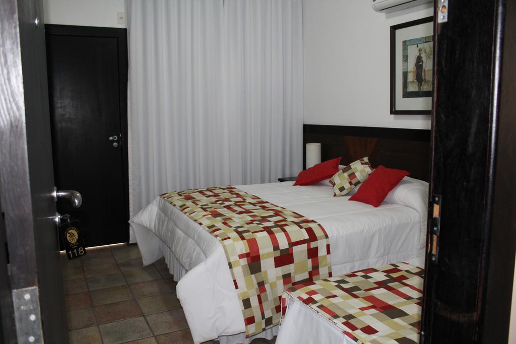 Hotel Dom Henrique Timóteo エクステリア 写真