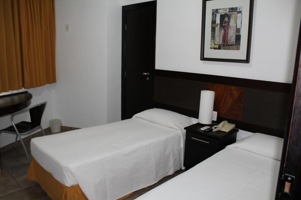 Hotel Dom Henrique Timóteo エクステリア 写真