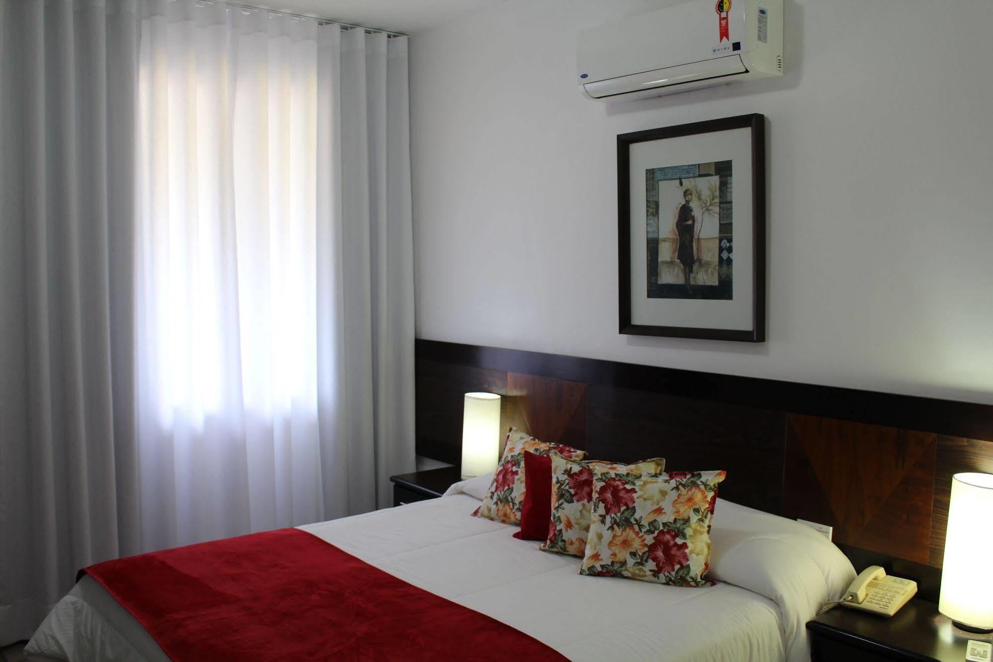 Hotel Dom Henrique Timóteo エクステリア 写真